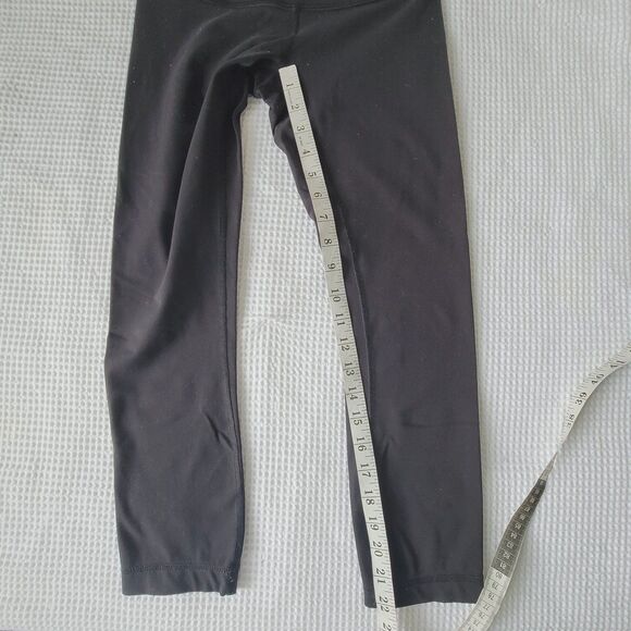 CLEARANCE!!💥 Lululemon Women's crop low rise Nulux Black 22" leggings size 4 - Picture 3 of 10